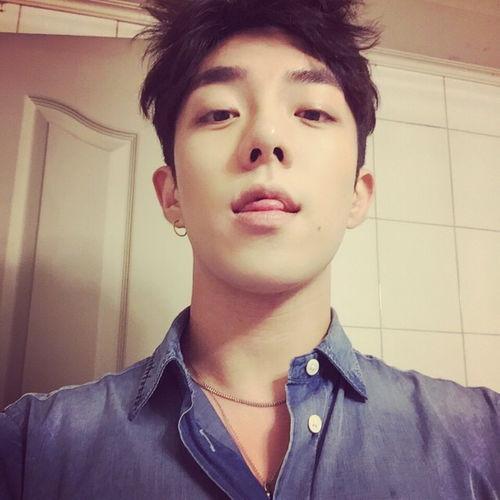 正脸男图片,探寻其独特魅力与个性特征